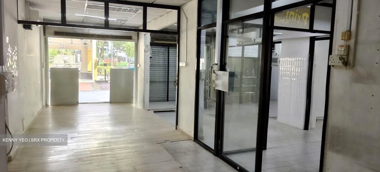 Tampines Street 42 (D18), Shop House #567603851